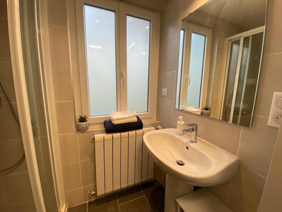 Maison De Charme - 4 Chambres - Courette & Parking Gratuit Амиен Екстериор снимка